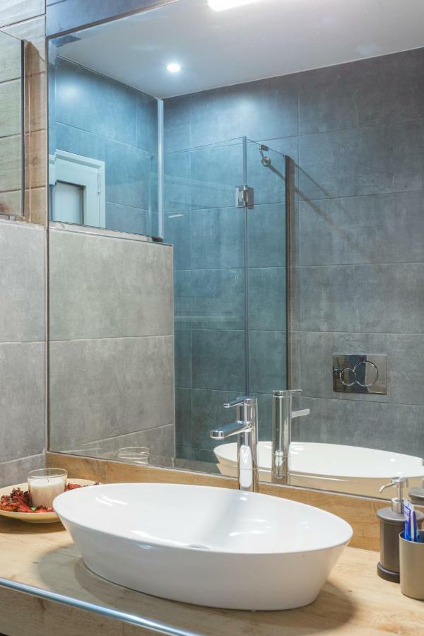 100M2 Luxury Apartment In The Heart Of Athens - Living Stone Emerald Экстерьер фото